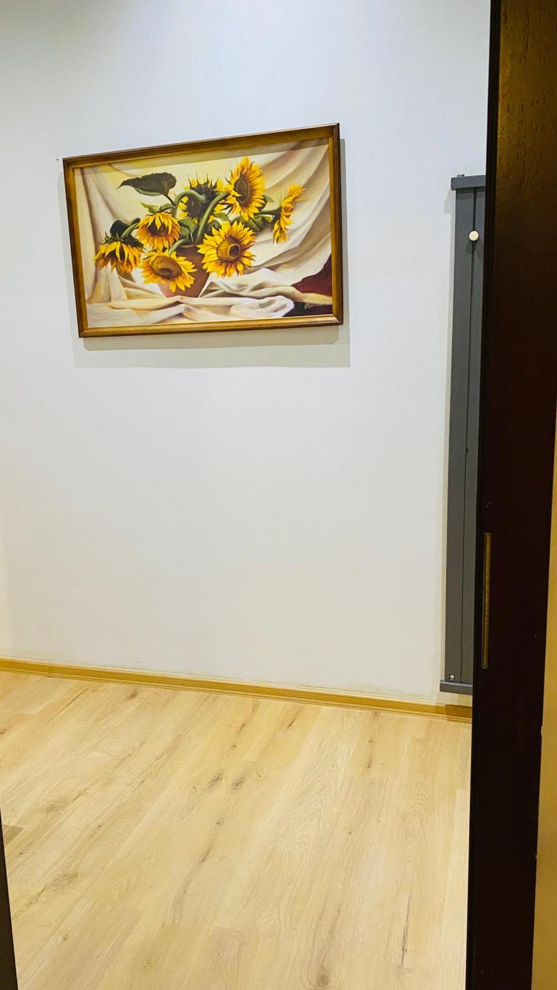 Apartment In 2 Square Prag